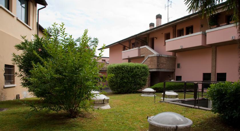 Garda Blue Lake Home Luxury Appartment デセンツァーノ・デル・ガルダ 部屋 写真