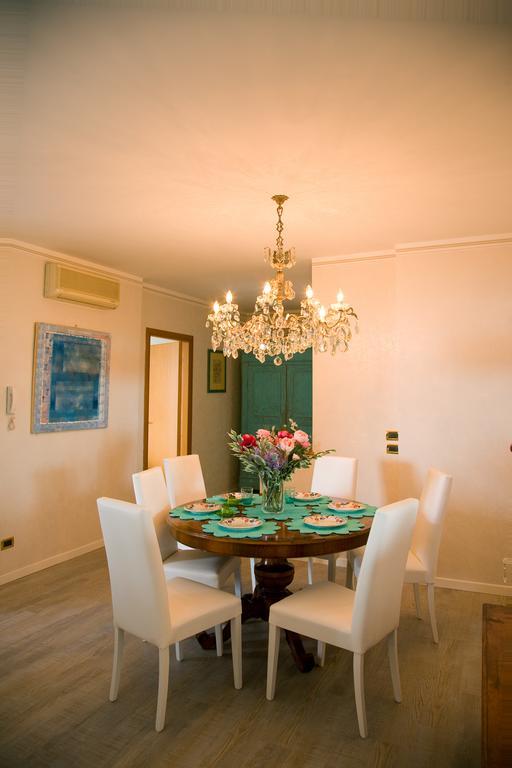 Garda Blue Lake Home Luxury Appartment デセンツァーノ・デル・ガルダ 部屋 写真