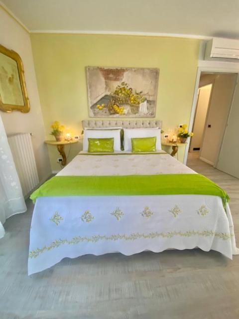 Garda Blue Lake Home Luxury Appartment デセンツァーノ・デル・ガルダ エクステリア 写真