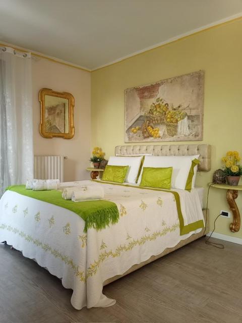 Garda Blue Lake Home Luxury Appartment デセンツァーノ・デル・ガルダ エクステリア 写真