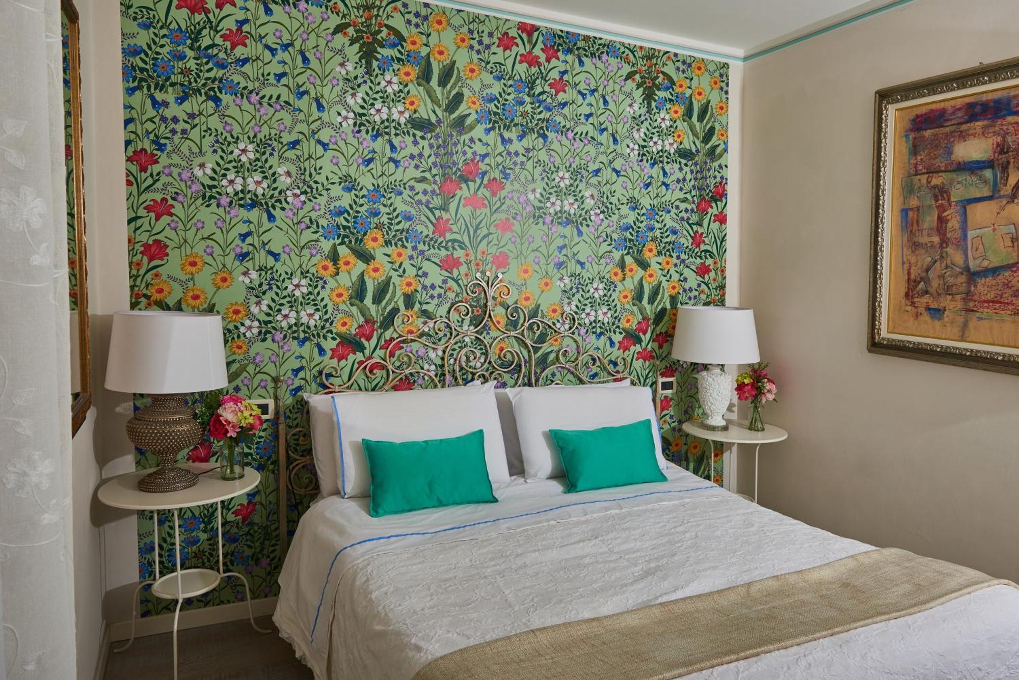 Garda Blue Lake Home Luxury Appartment デセンツァーノ・デル・ガルダ エクステリア 写真